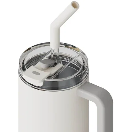 Xiaomi Straw Mug Térmico con Pajita, Modelo XMXGB01PL, Color Blanco, Capacidad 1 Litro (1000ml), Ideal para Bebidas Frías y Calientes, Ref. BHR9540GL Xiaomi Straw Mug Térmico con Pajita, Modelo XMXGB01PL, Color Blanco, Capacidad 1 Litro (1000ml), Ideal para Bebidas Frías y Calientes, Ref. BHR9540GL
